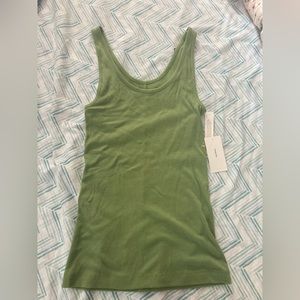 Vince tank top size L NWT